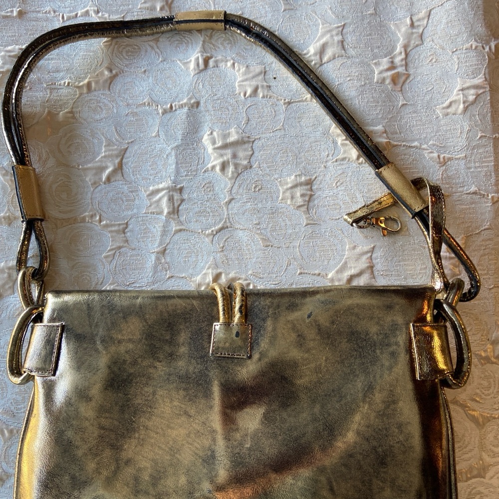 Silver and Gold Purse perfect for the Holidays - Picture 2 of 3